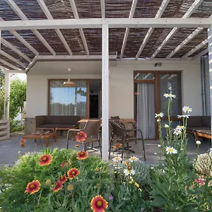 https://the-poolhouse.sunnybeach-hotels.org