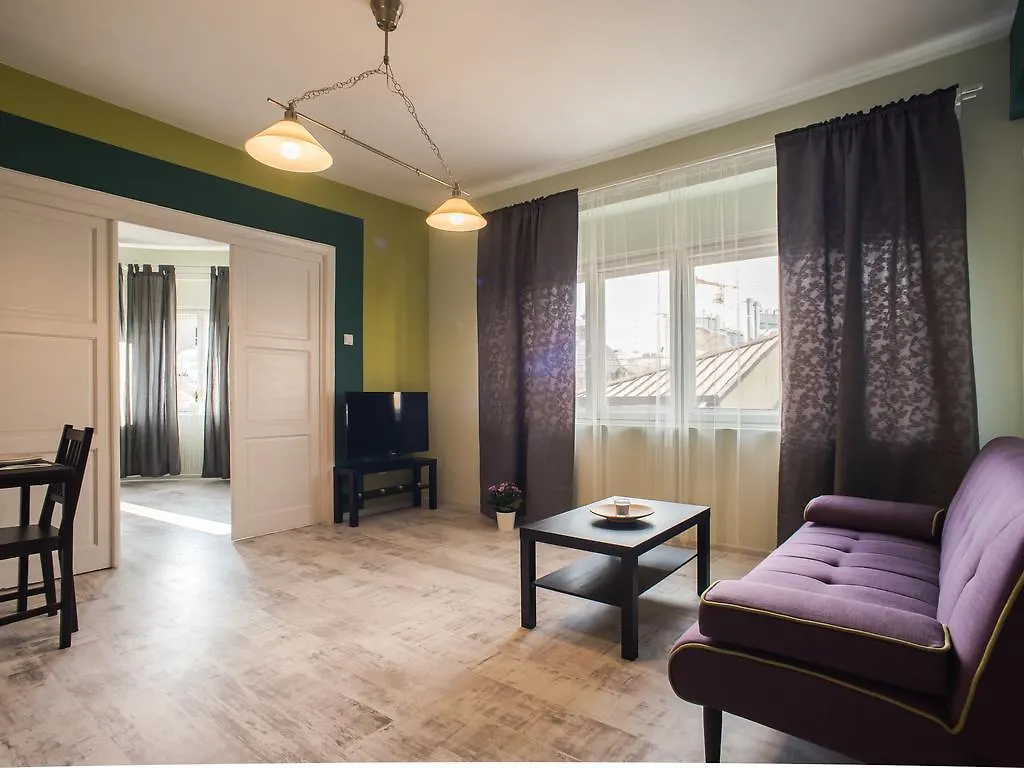בוקרשט Antic Apartments